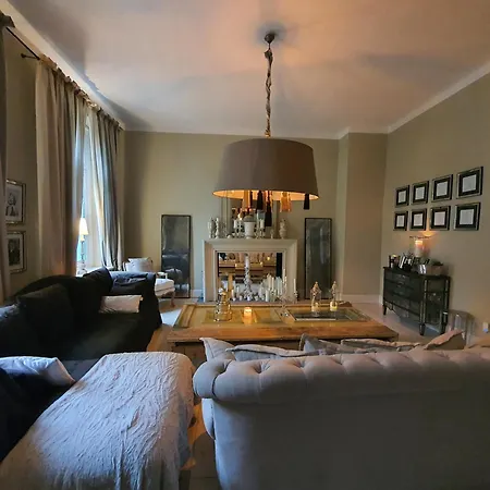 Dwor Role Country house