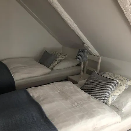 Landhuis Dwor Role *