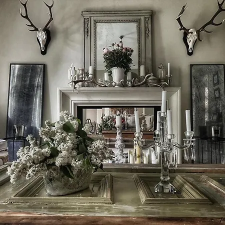 Dwor Role Country house