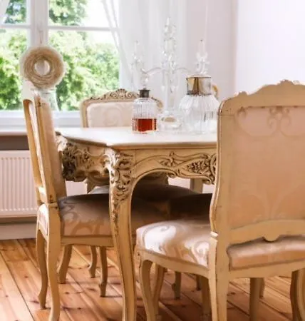 Dwor Role Country house