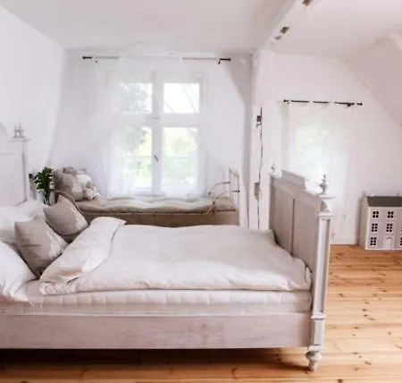 Country house Dwor Role *