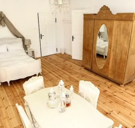 Dwor Role Country house *