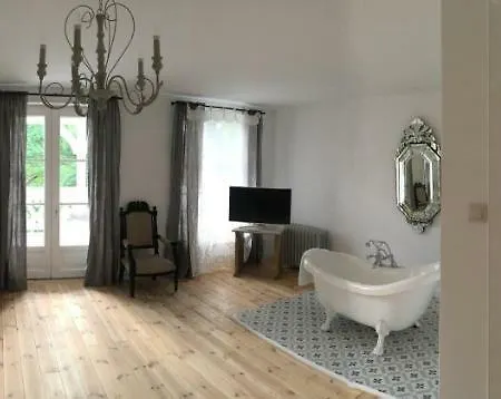 Dwor Role Country house